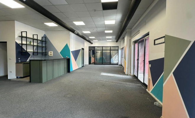 Ambient Komercial me qera, Farmacia 10<span class="title_detail">Zyrë for sale në Farmacia 10, Tiranë</span>