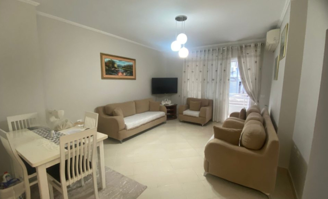 Apartament 2+1 me qera, Eleonora Komuna e Parisit.<span class="title_detail">Apartament for rent në Albania</span>