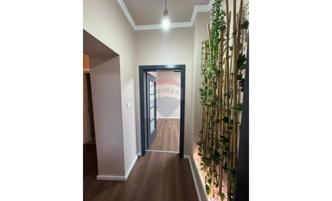 Ambient Biznesi per Qera, Prane Kika 2, Komuna e Parisit.<span class="title_detail">Zyrë for rent në Komuna e Parisit , Tiranë</span>