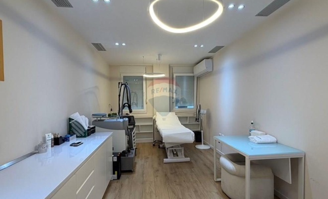 Ambient Komercial me Qera, Kika 2<span class="title_detail">Zyrë for rent në Komuna e Parisit , Tiranë</span>