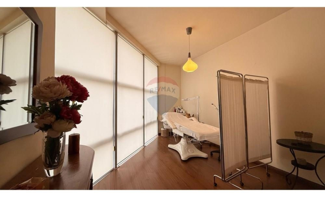 Ambient Biznesi me Qera, Ish ekspozita<span class="title_detail">Zyrë for rent në Albania</span>