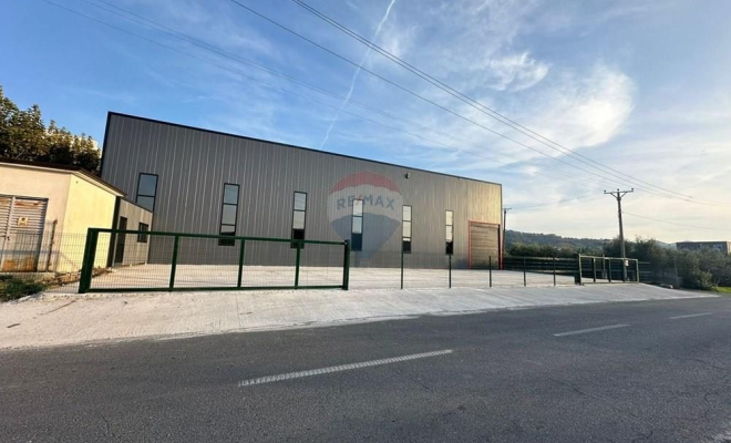 Kapanon me Qera, Vore<span class="title_detail">Zyrë for rent në Tiranë, Albania</span>