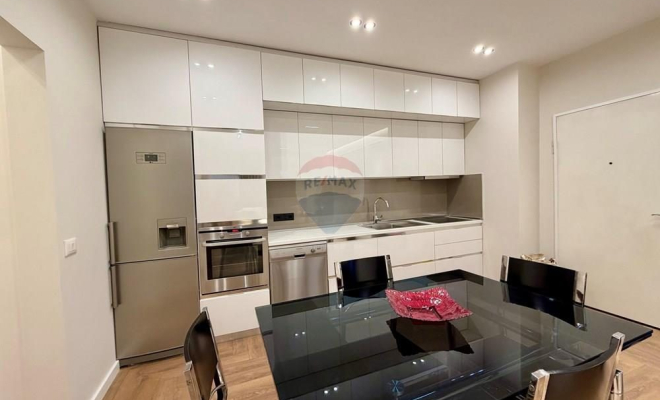 APARTAMENT 2+1+2 PËR QIRA PAZARI I RI<span class="title_detail">Apartament for rent në Albania</span>