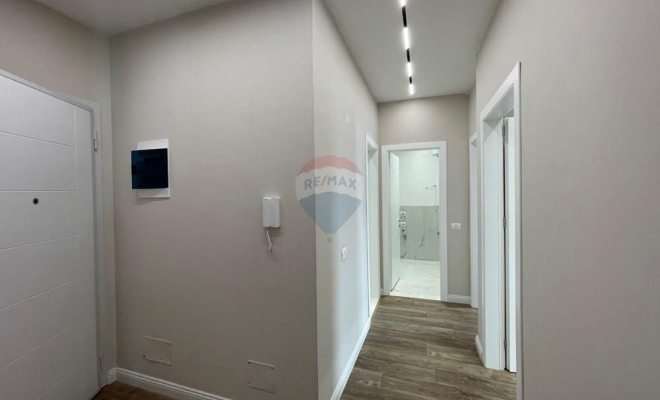 Ambjen zyrash Porcelan<span class="title_detail">Zyrë for rent në Albania</span>