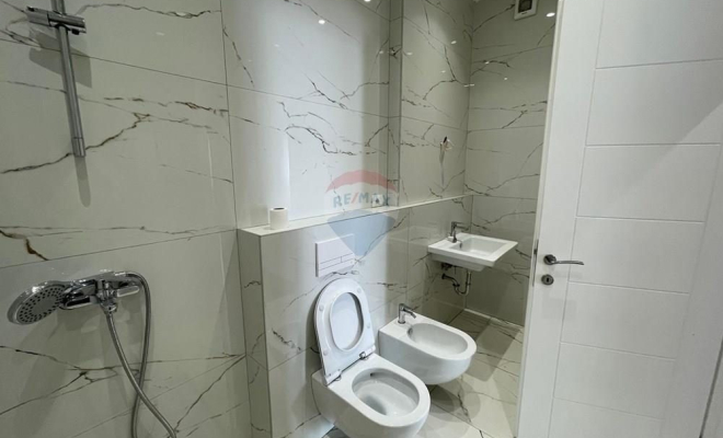 Ambjen zyrash Porcelan<span class="title_detail">Zyrë for rent në Albania</span>