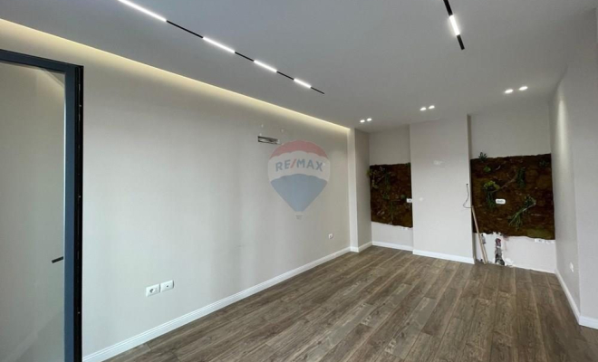 Ambjen zyrash Porcelan<span class="title_detail">Zyrë for rent në Albania</span>