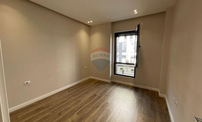 Ambjen zyrash Porcelan<span class="title_detail">Zyrë for rent në Albania</span>