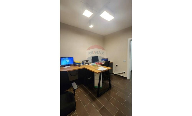 Zyrë - Për Qira - Rruga Sami Frashëri, Tiranë<span class="title_detail">Apartament for rent në Sami Frashëri , Tiranë</span>