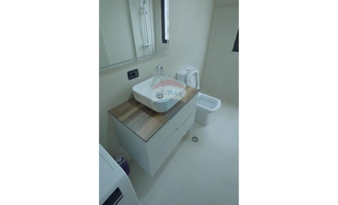 Shitet apartament 2+1 te Rruga e Kavajes ,perballe Delijorgjit<span class="title_detail">Apartament for sale në perball delijorgjit, Tiranë</span>