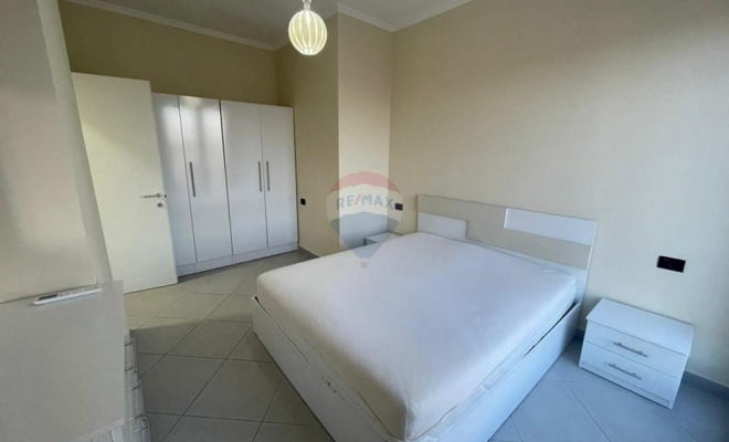 Apartament 1+1 me Qira tek Universiteti Mjekesise<span class="title_detail">Apartament for rent në Shkolla e Bashkuar, Tiranë</span>