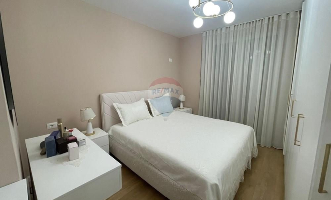 Shitet Apartament 1+1 + Post Parkimi<span class="title_detail">Apartament for sale në Shkozë, Tiranë</span>