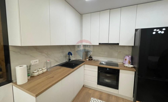 Shitet Apartament 1+1 + Post Parkimi<span class="title_detail">Apartament for sale në Shkozë, Tiranë</span>