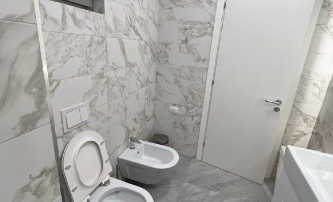 Jepet me qira 2+1+2,Bllok<span class="title_detail">Apartament for rent në Tiranë, Albania</span>