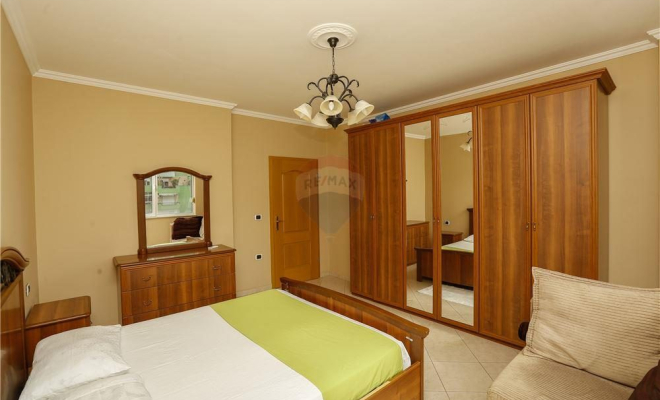 Jepet me qira 2+1+2,Bllok<span class="title_detail">Apartament for rent në Tiranë, Albania</span>