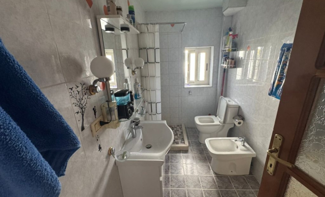 Shitet apartament 2+1 ne Bllok<span class="title_detail">Apartament for sale në Blloku, Tiranë</span>