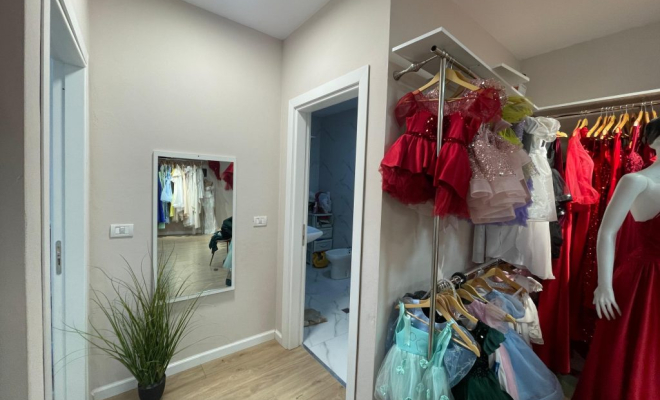 AMBIENT BIZNESI ME QIRA NE SHKOZE<span class="title_detail">Zyrë for rent në Tiranë, Albania</span>