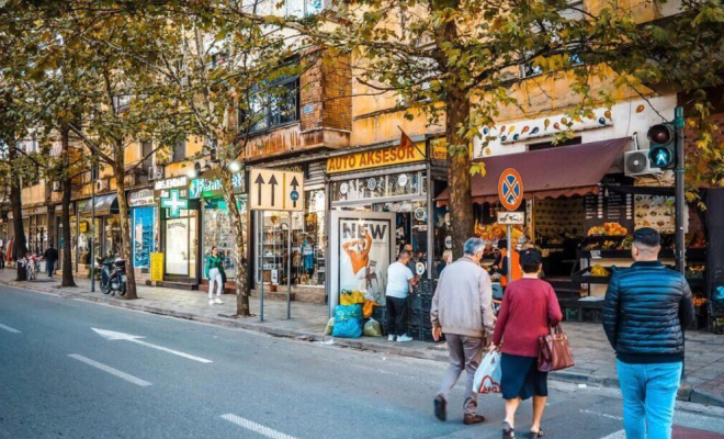 LOKAL ME QIRA NE BLLOK<span class="title_detail">Studio for rent në Tiranë, Albania</span>