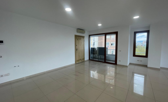 ZYRE PER QIRA TEK KOMPLESKI DELIJORGJI<span class="title_detail">Zyrë for rent në Tiranë, Albania</span>