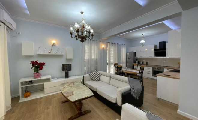 APARTAMENT 2+1 ME QIRA TEK RRUGA DURRESIT<span class="title_detail">Apartament for rent në Tiranë, Albania</span>