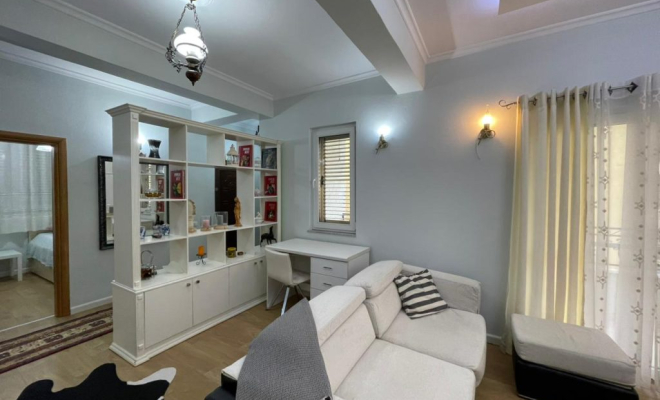 APARTAMENT 2+1 ME QIRA TEK RRUGA DURRESIT<span class="title_detail">Apartament for rent në Tiranë, Albania</span>