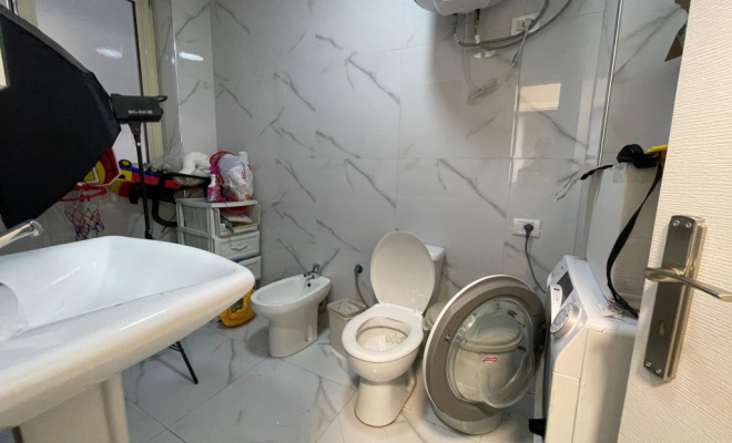 AMBIENT BIZNESI ME QIRA NE SHKOZE<span class="title_detail">Zyrë for rent në Tiranë, Albania</span>