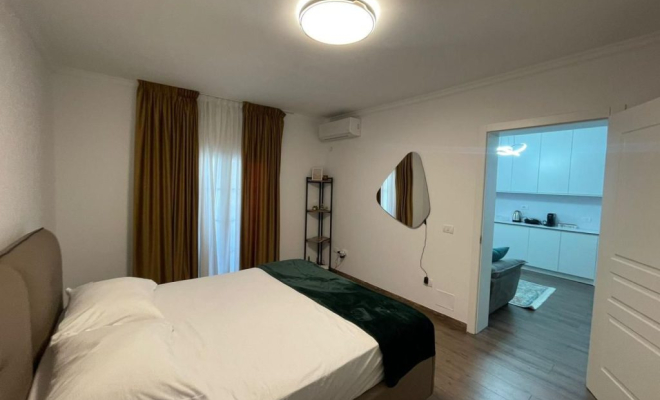 APARTAMENT ME QIRA TEK 21 DHJETORI<span class="title_detail">Apartament for rent në Tiranë, Albania</span>