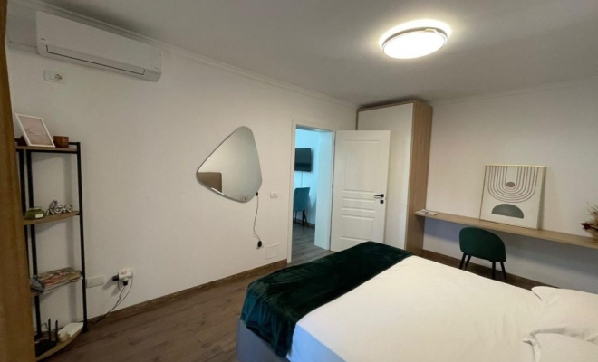 APARTAMENT ME QIRA TEK 21 DHJETORI<span class="title_detail">Apartament for rent në Tiranë, Albania</span>