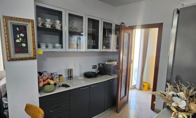 SHITET APARTAMENT TEK SHKOLLA MIHAL GRAMENO<span class="title_detail">Apartament for sale në Albania</span>