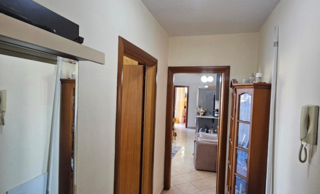 SHITET APARTAMENT TEK SHKOLLA MIHAL GRAMENO<span class="title_detail">Apartament for sale në Albania</span>