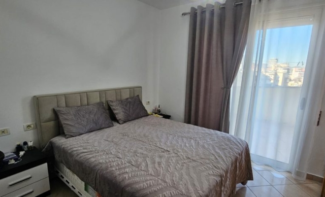 SHITET APARTAMENT TEK SHKOLLA MIHAL GRAMENO<span class="title_detail">Apartament for sale në Albania</span>