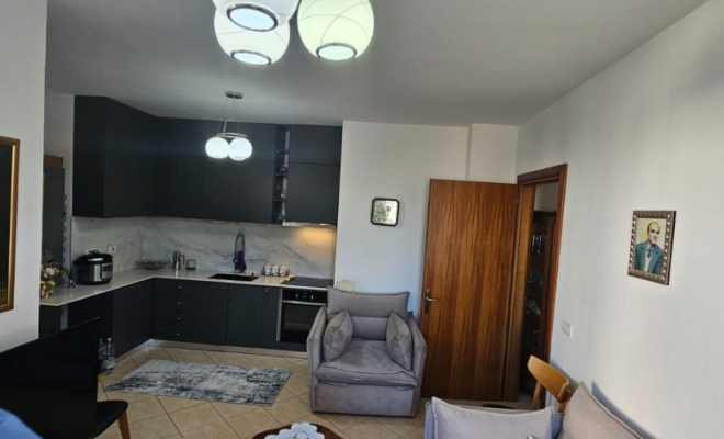 SHITET APARTAMENT TEK SHKOLLA MIHAL GRAMENO<span class="title_detail">Apartament for sale në Albania</span>