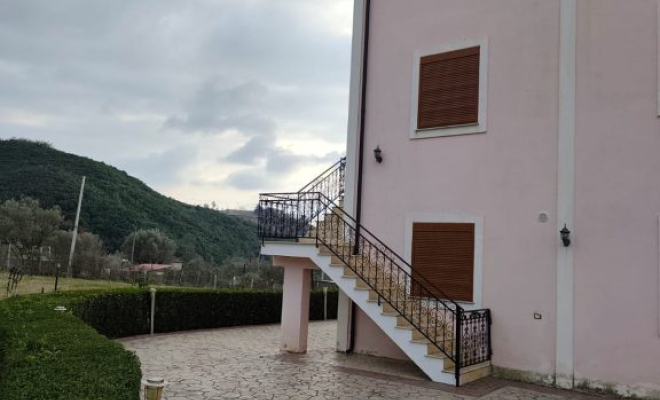 APARTAMENT ME QIRA NE LINZE<span class="title_detail">Vilë for rent në Tiranë, Albania</span>