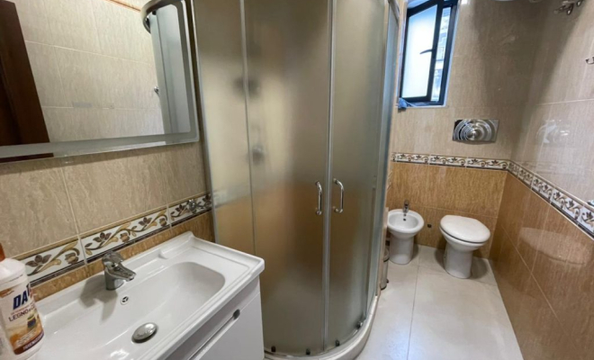 ZYRE PER QIRA NE BLLOK<span class="title_detail">Zyrë for rent në Tiranë, Albania</span>